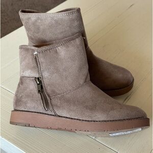 New Rock and Candy Lavell Boots Womens Taupe Tan Half Zip Faur Fur Lined Size 7